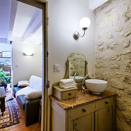 Bed & Breakfast La Grange D'oustaud 3*