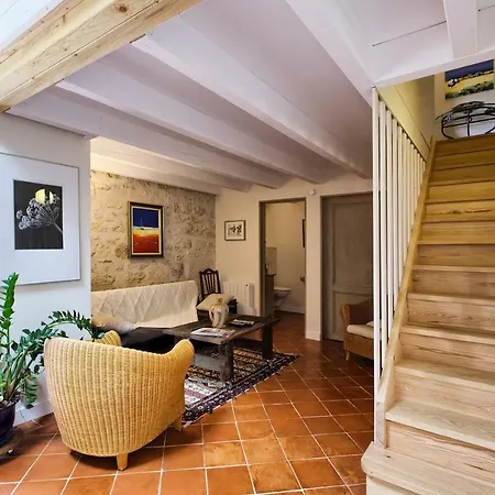 La Grange D'oustaud Bed & Breakfast 3*