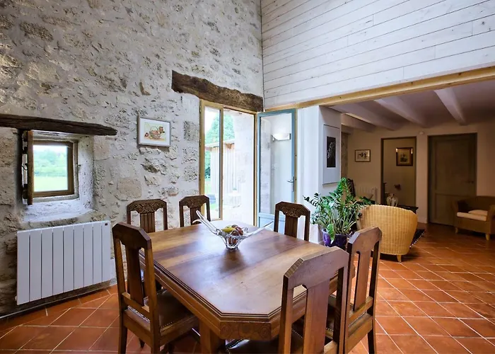La Grange D'oustaud Bed and breakfast 3*